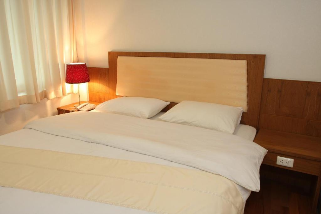 Sun City Hotel Bangkok Room photo