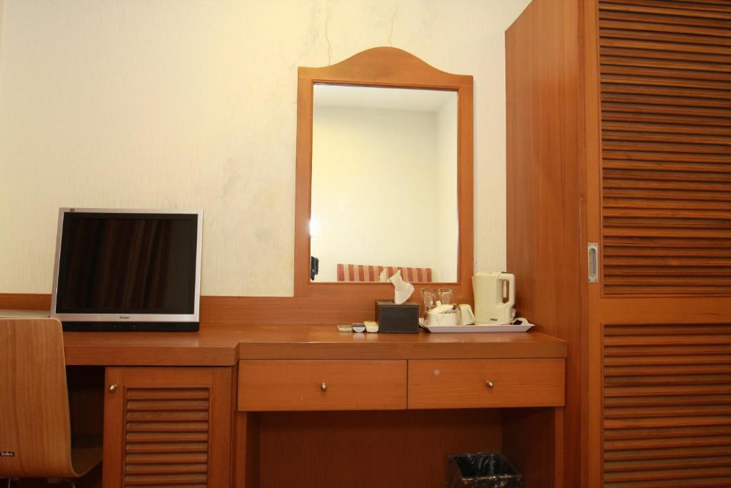 Sun City Hotel Bangkok Room photo