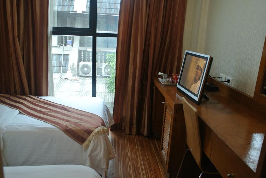 Sun City Hotel Bangkok Room photo