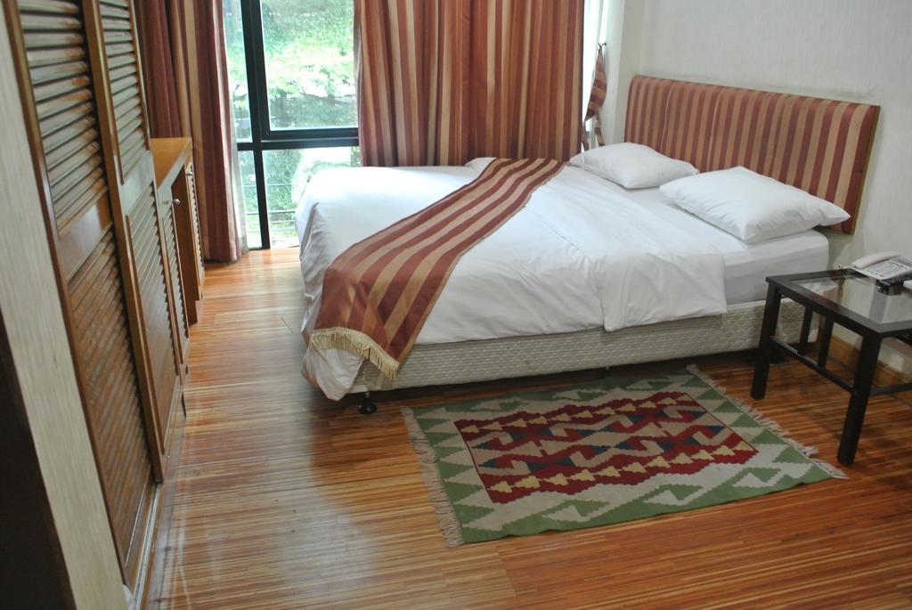 Sun City Hotel Bangkok Room photo